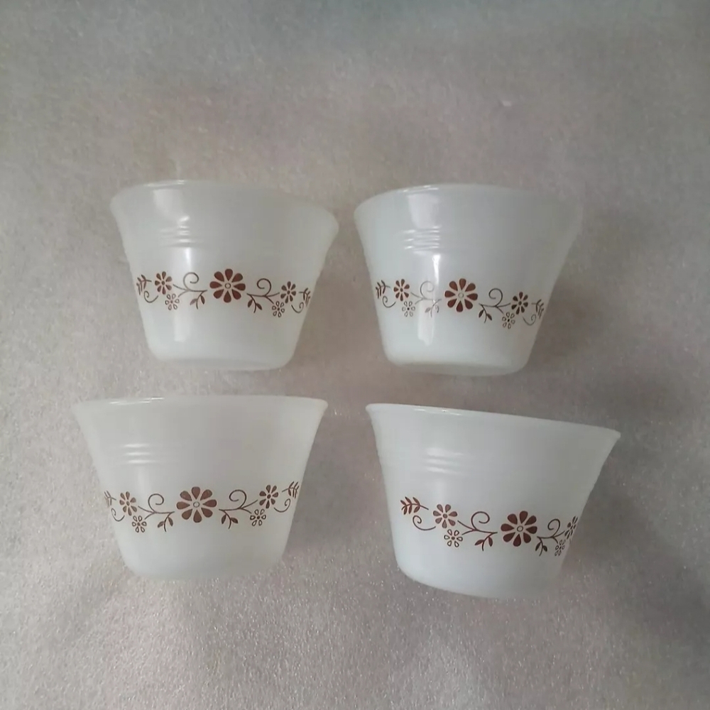 4 Vintage  2 1/4" Milk Glass Dynaware Mexico Custard Dessert Cups Floral